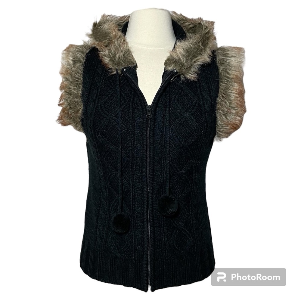 Cherokee black cable knit sweater vest with fur trim hood and armhole Size M